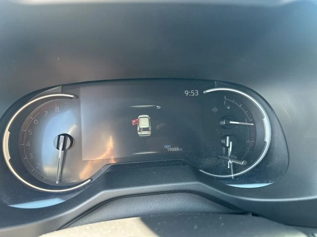 2025 Toyota RAV4 5th Gen - Image 11 of 15
