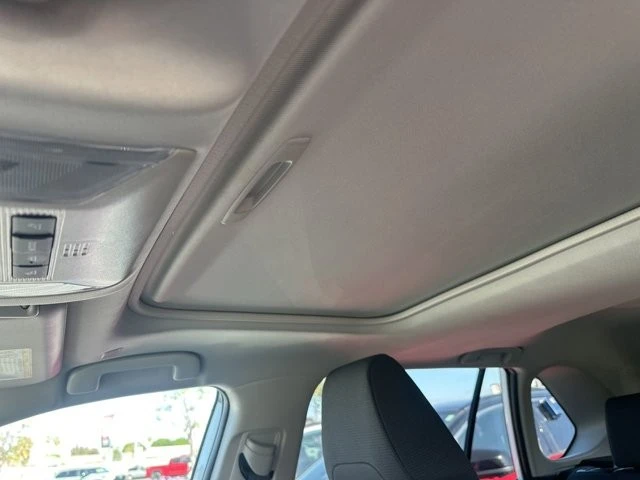 2025 Toyota RAV4 5th Gen - Image 14 of 15