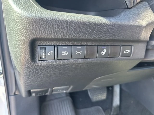 2025 Toyota RAV4 5th Gen - Image 10 of 15