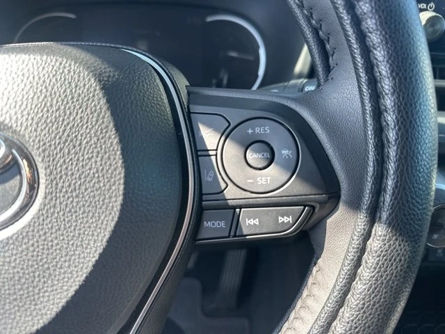 2025 Toyota RAV4 5th Gen - Image 9 of 15