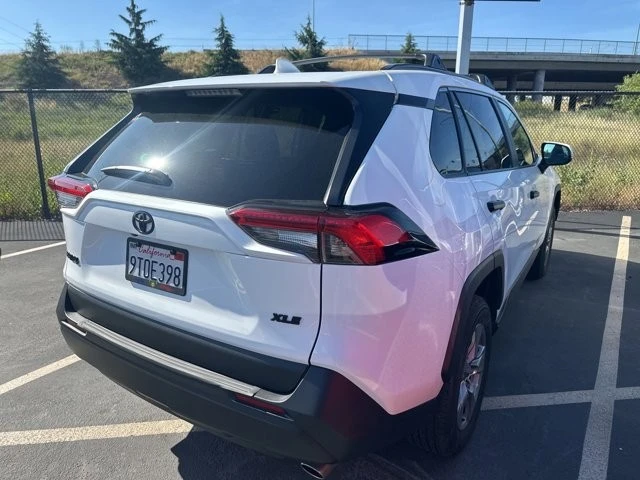 2025 Toyota RAV4 5th Gen - Image 4 of 15