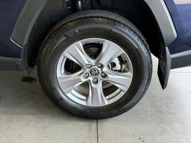 2025 Toyota RAV4 5th Gen - Image 18 of 21