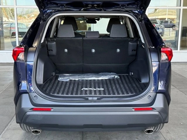 2025 Toyota RAV4 5th Gen - Image 16 of 21