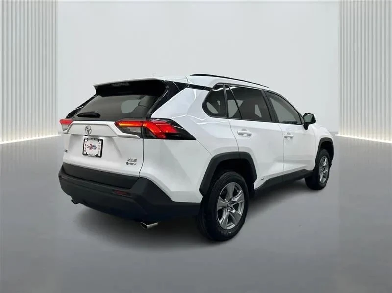 2025 Toyota RAV4 5th Gen - Image 5 of 8