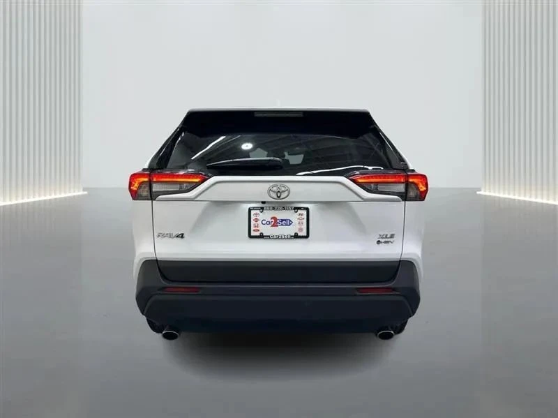2025 Toyota RAV4 5th Gen - Image 4 of 8