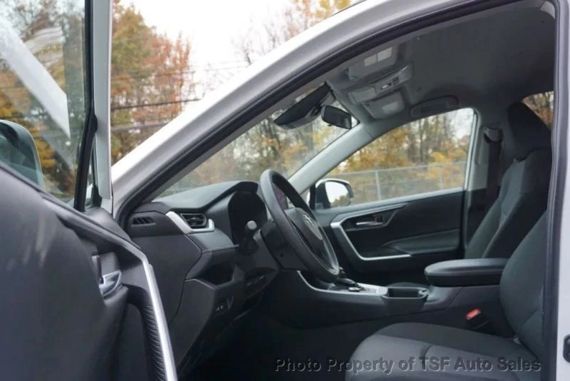 2025 Toyota RAV4 5th Gen - Image 10 of 12
