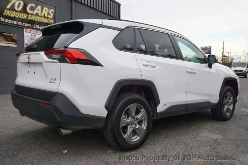 2025 Toyota RAV4 5th Gen - Image 7 of 12