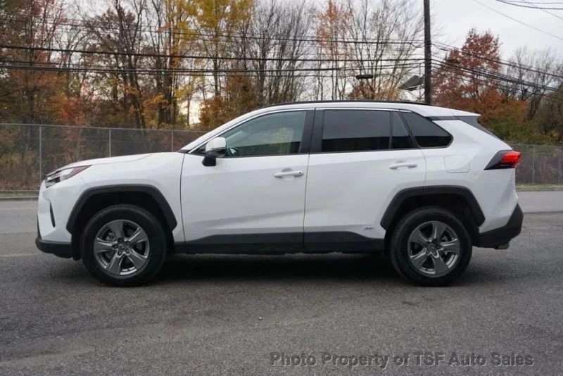 2025 Toyota RAV4 5th Gen - Image 4 of 12