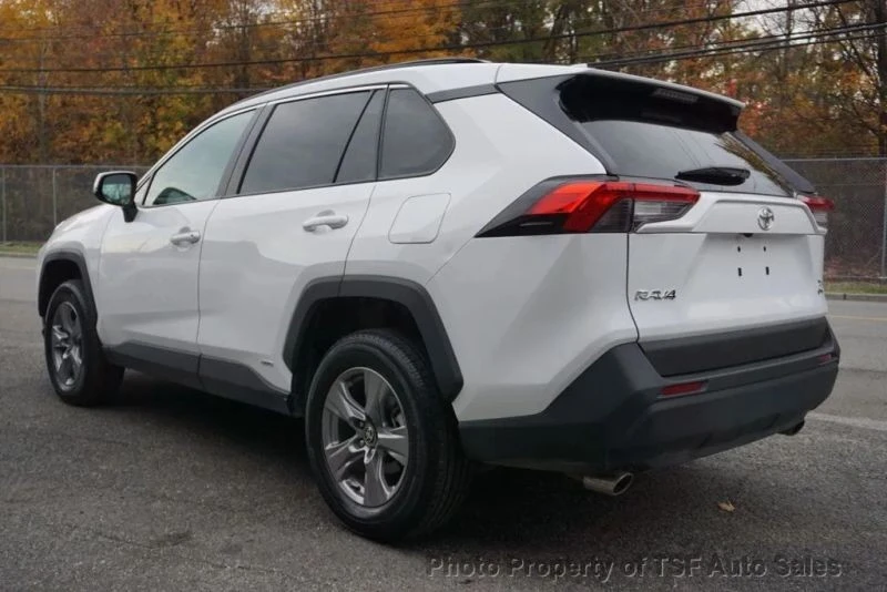 2025 Toyota RAV4 5th Gen - Image 5 of 12