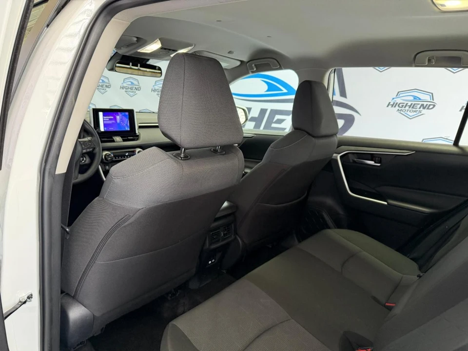 2025 Toyota RAV4 5th Gen - Image 18 of 21
