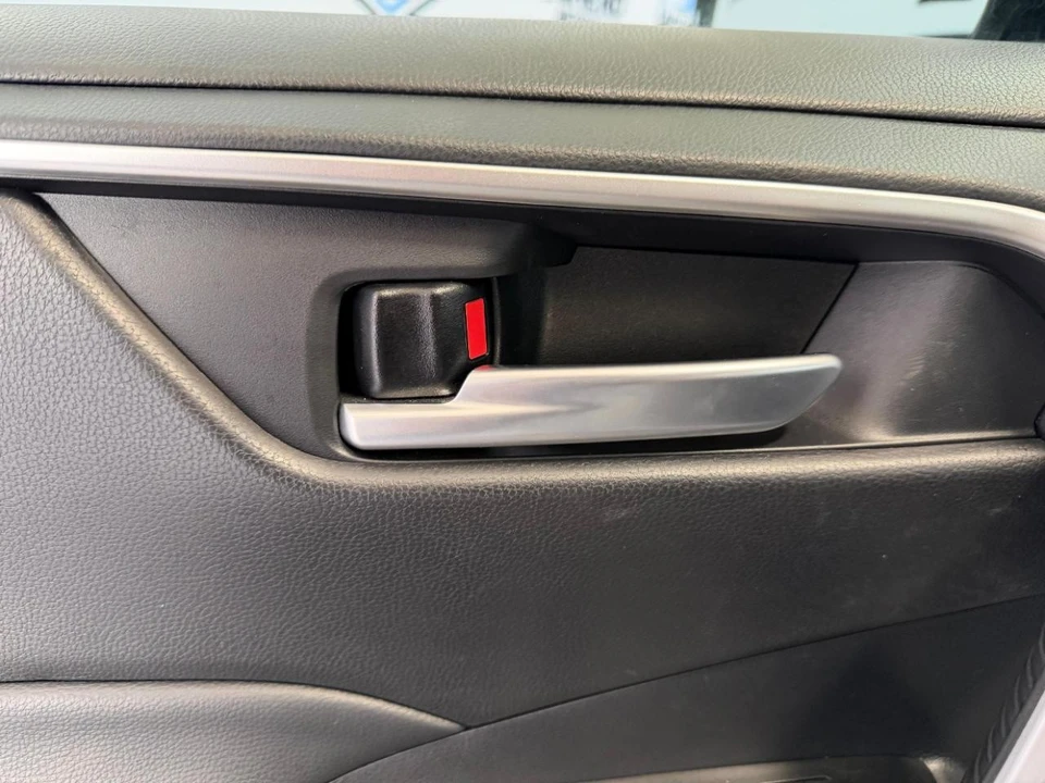 2025 Toyota RAV4 5th Gen - Image 12 of 21