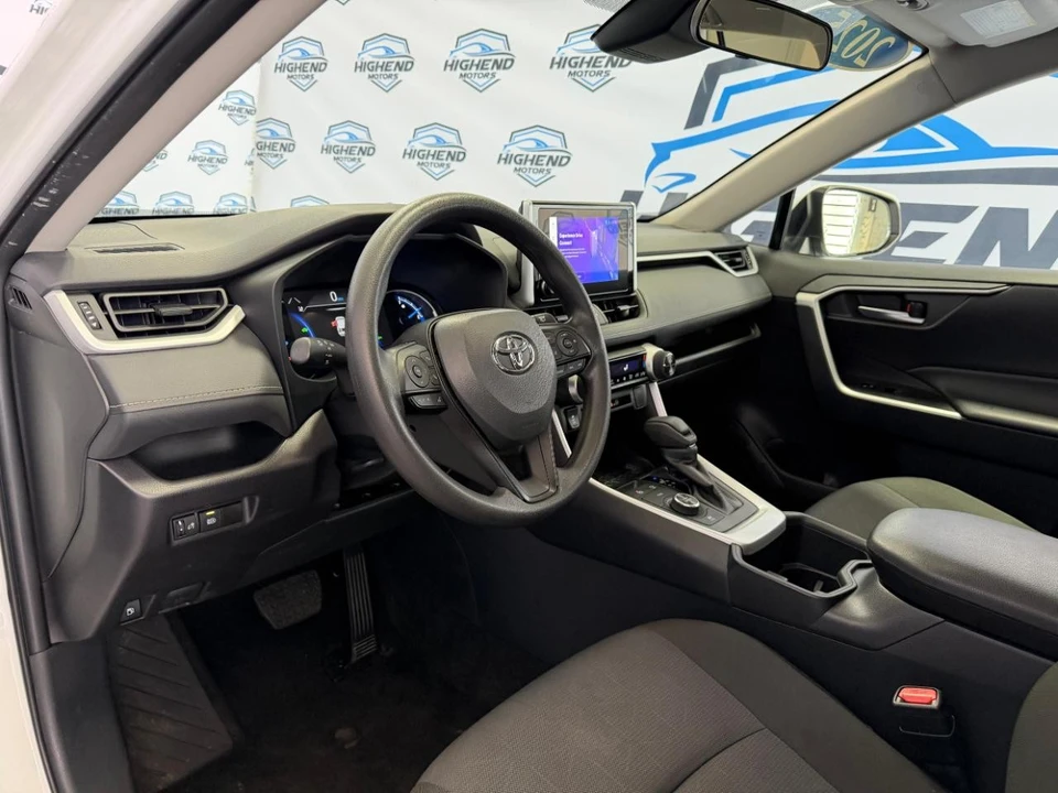 2025 Toyota RAV4 5th Gen - Image 14 of 21