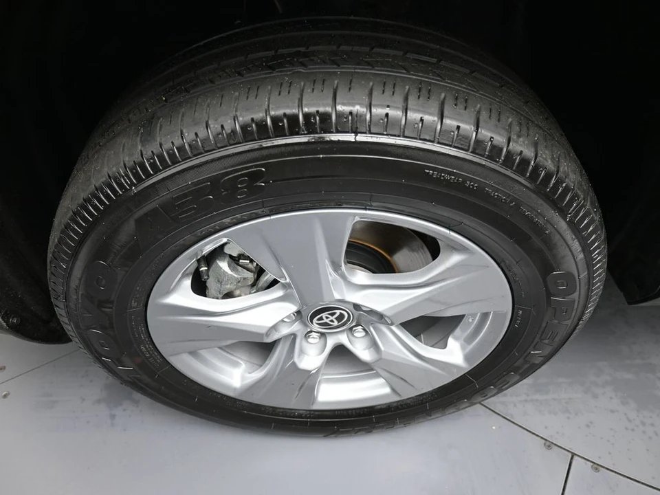 2025 Toyota RAV4 5th Gen - Image 14 of 21