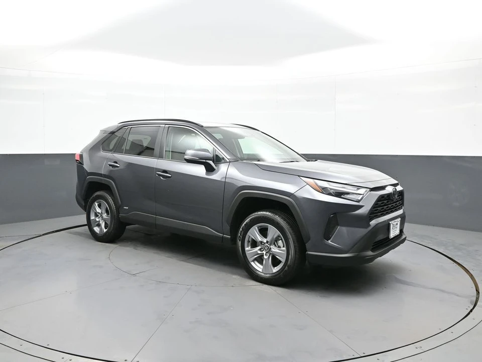 2025 Toyota RAV4 5th Gen - Image 4 of 21