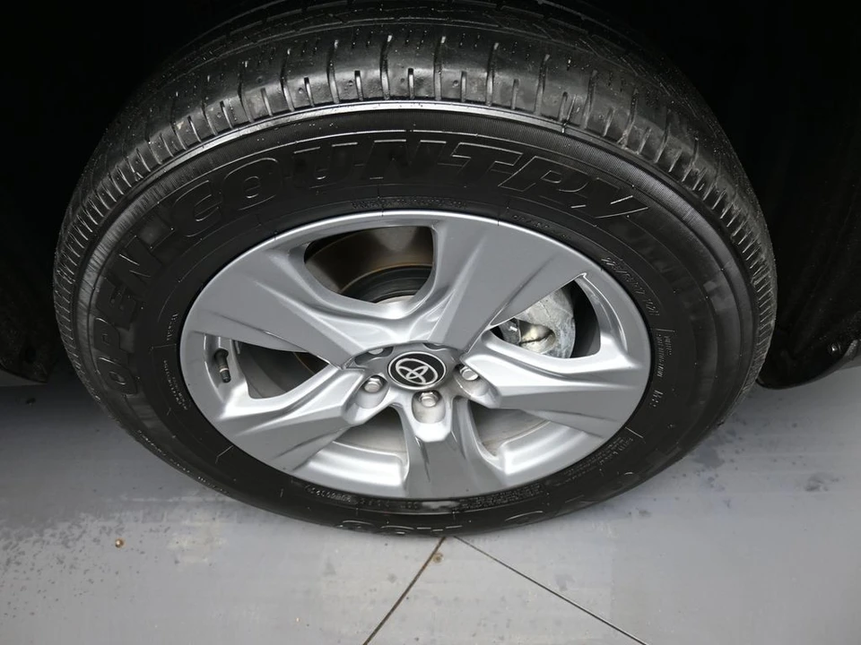 2025 Toyota RAV4 5th Gen - Image 13 of 21