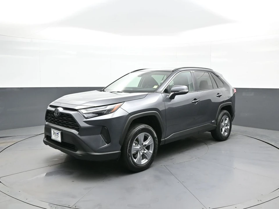 2025 Toyota RAV4 5th Gen - Image 10 of 21