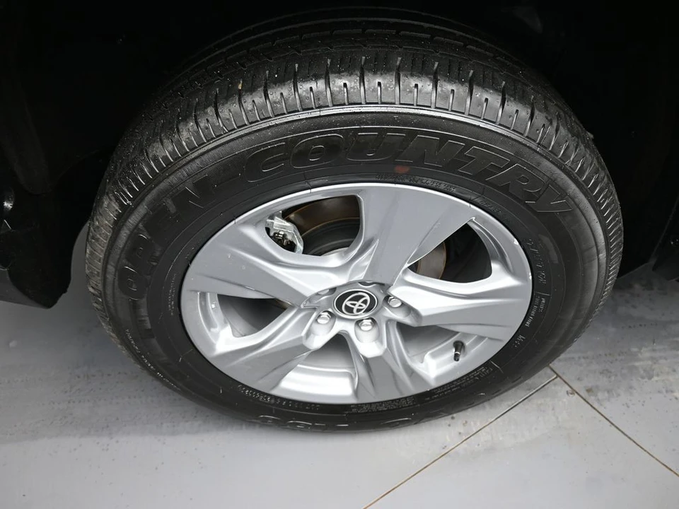 2025 Toyota RAV4 5th Gen - Image 12 of 21