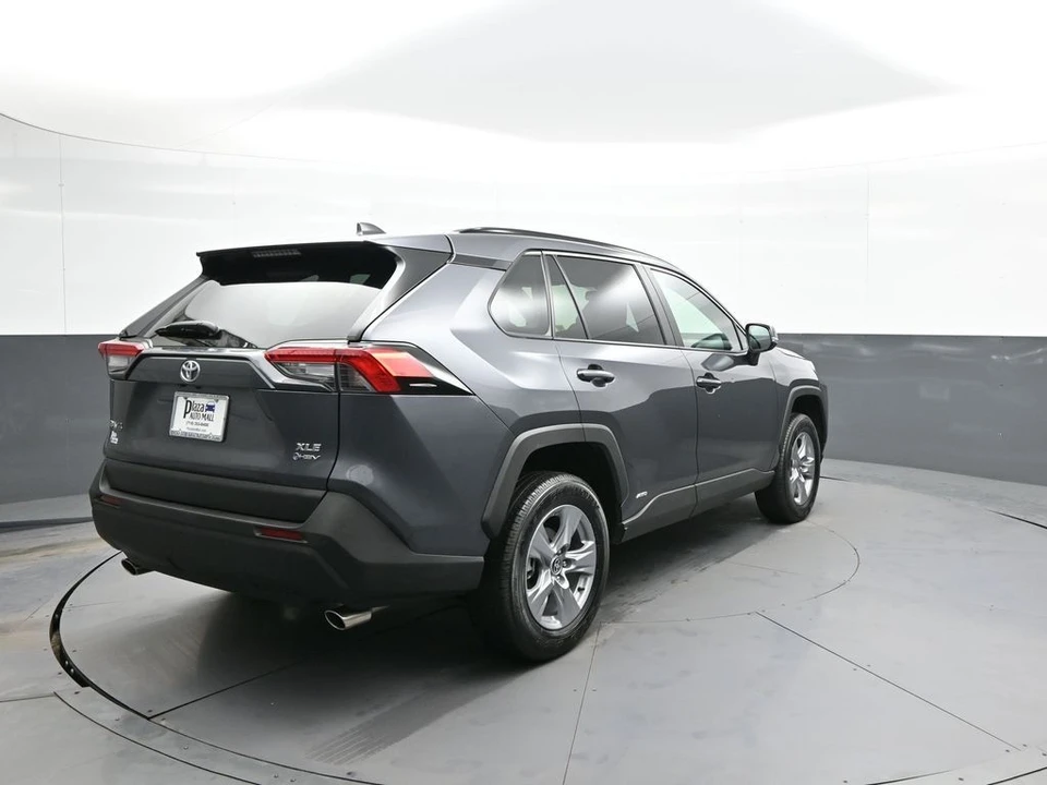 2025 Toyota RAV4 5th Gen - Image 6 of 21