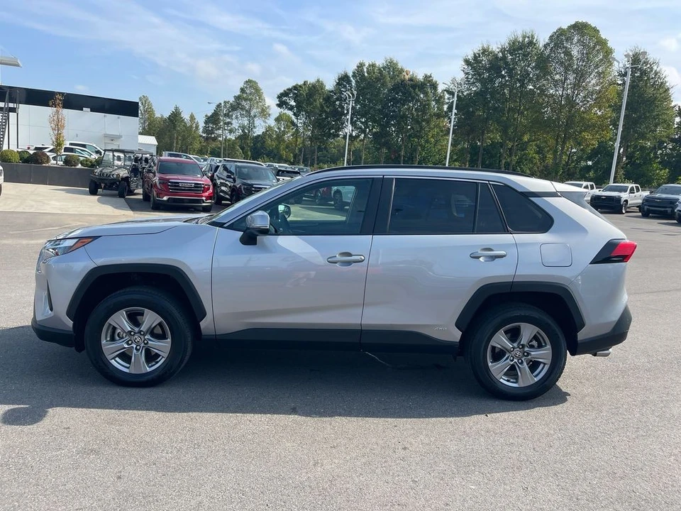 2025 Toyota RAV4 5th Gen - Image 2 of 12