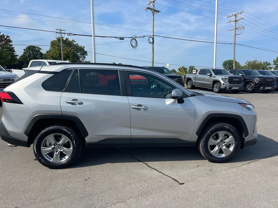 2025 Toyota RAV4 5th Gen - Image 6 of 12