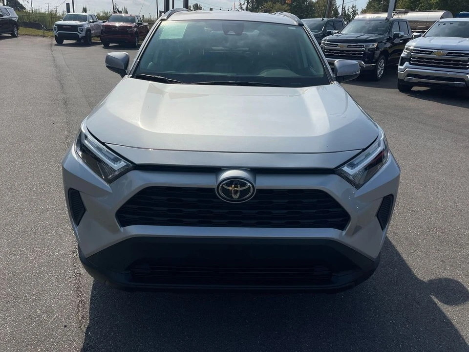 2025 Toyota RAV4 5th Gen - Image 8 of 12