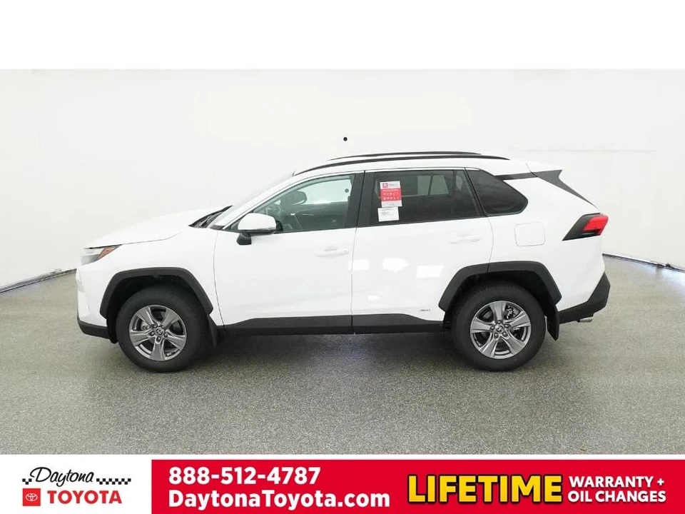 2025 Toyota RAV4 5th Gen - Image 3 of 12