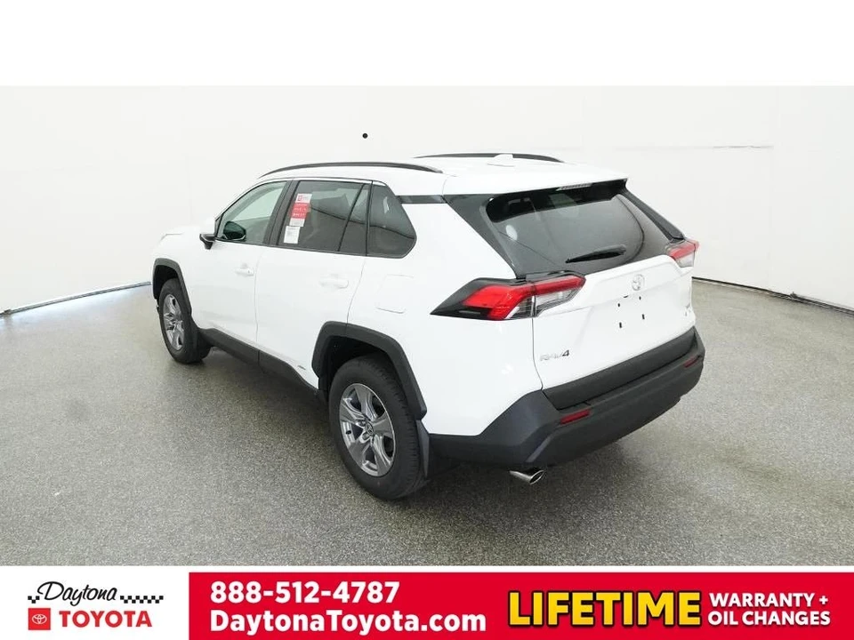 2025 Toyota RAV4 5th Gen - Image 5 of 12