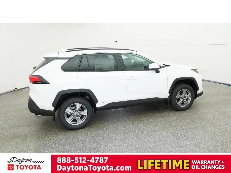 2025 Toyota RAV4 5th Gen - Image 10 of 12