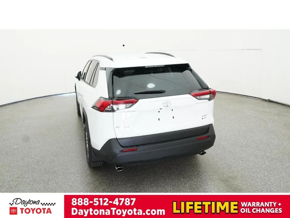 2025 Toyota RAV4 5th Gen - Image 6 of 12