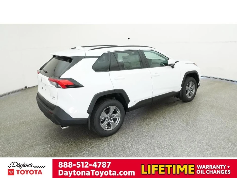 2025 Toyota RAV4 5th Gen - Image 9 of 12