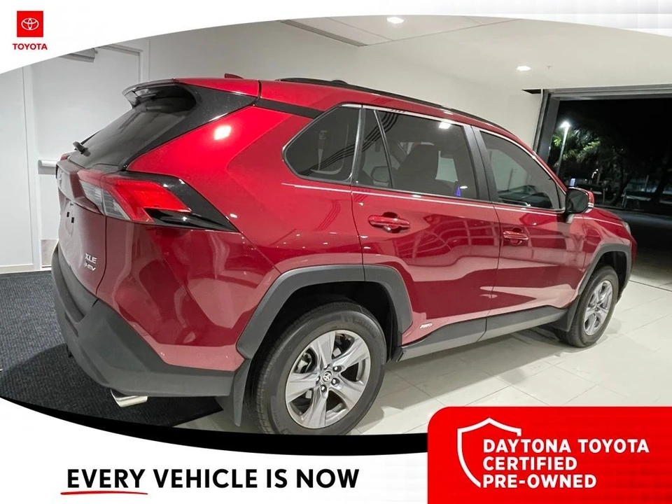 2025 Toyota RAV4 5th Gen - Image 5 of 10