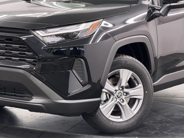 2025 Toyota RAV4 5th Gen - Image 4 of 12
