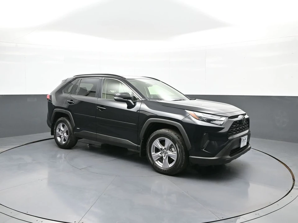 2025 Toyota RAV4 5th Gen - Image 4 of 21
