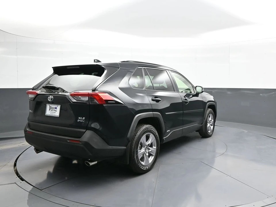 2025 Toyota RAV4 5th Gen - Image 6 of 21