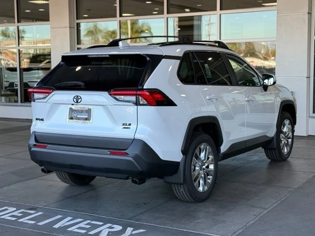 2025 Toyota RAV4 5th Gen - Image 11 of 12