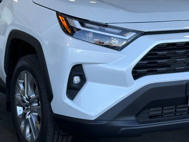 2025 Toyota RAV4 5th Gen - Image 8 of 12