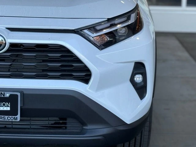 2025 Toyota RAV4 5th Gen - Image 5 of 12