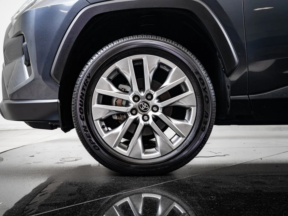 2025 Toyota RAV4 5th Gen - Image 13 of 21
