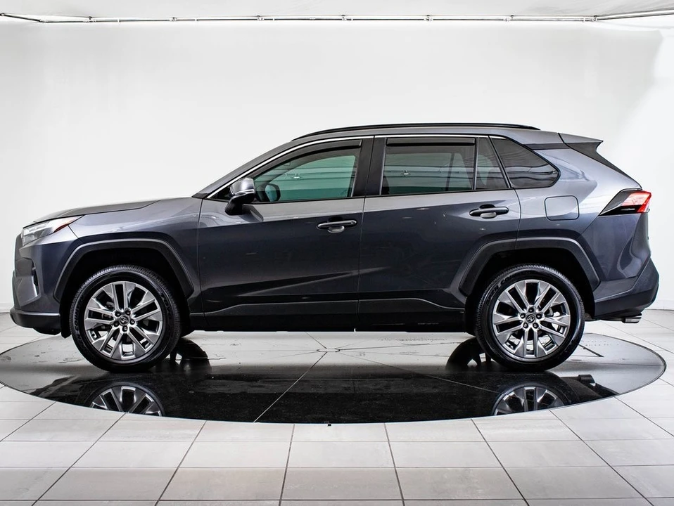 2025 Toyota RAV4 5th Gen - Image 12 of 21