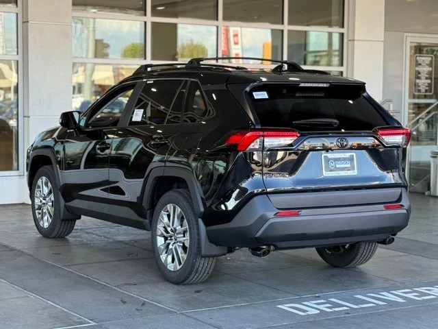 2025 Toyota RAV4 5th Gen - Image 9 of 12