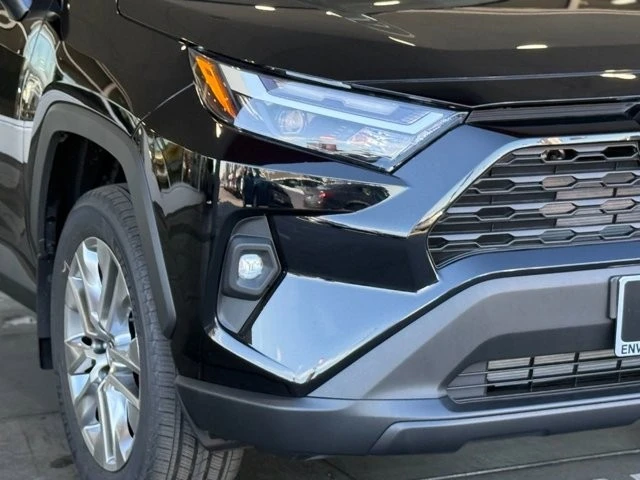 2025 Toyota RAV4 5th Gen - Image 8 of 12