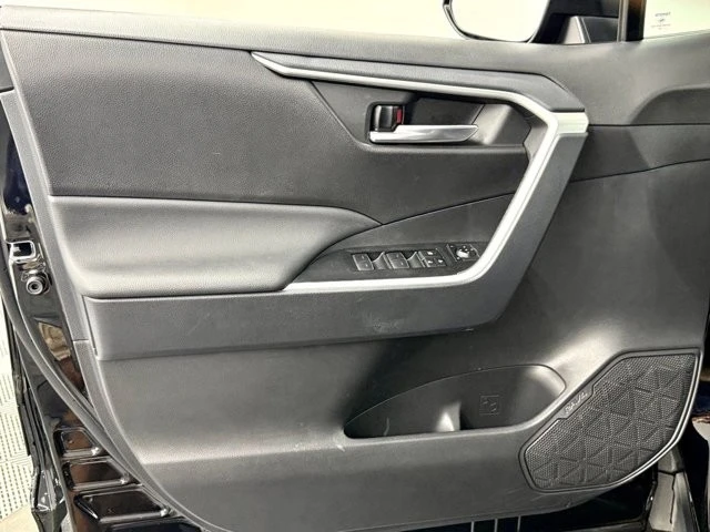 2025 Toyota RAV4 5th Gen - Image 17 of 21