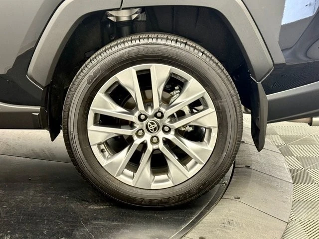 2025 Toyota RAV4 5th Gen - Image 14 of 21