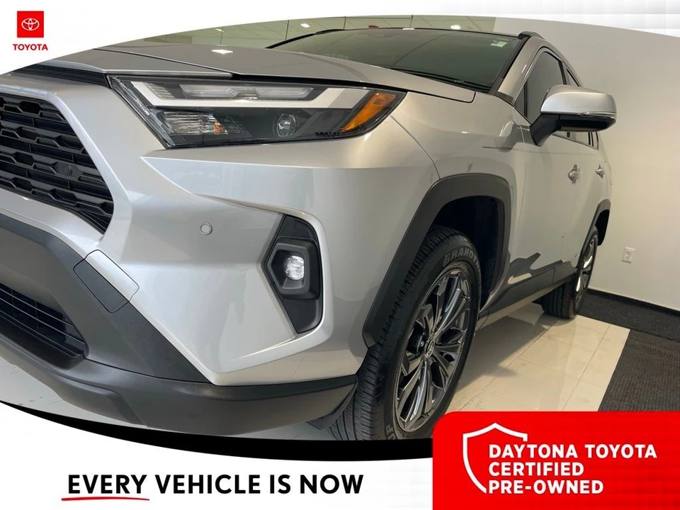 2025 Toyota RAV4 5th Gen - Image 9 of 12