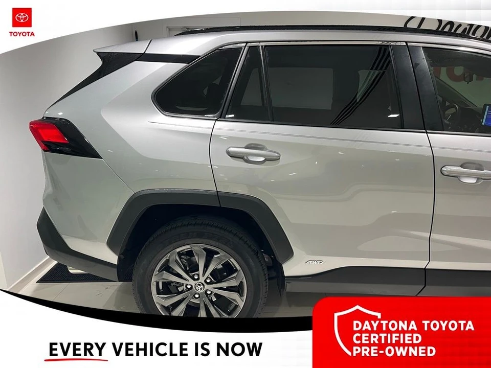 2025 Toyota RAV4 5th Gen - Image 4 of 12