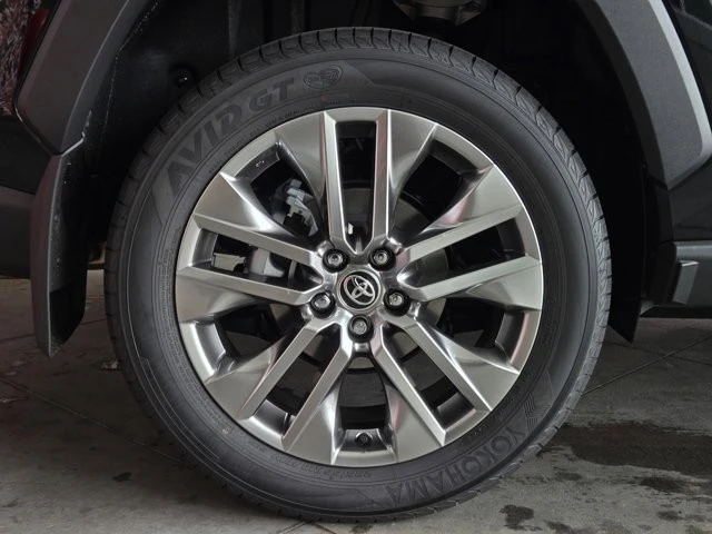2025 Toyota RAV4 5th Gen - Image 4 of 12