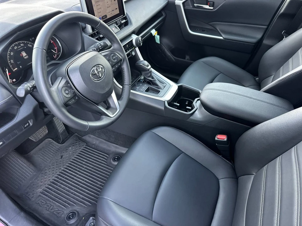 2025 Toyota RAV4 5th Gen - Image 10 of 21