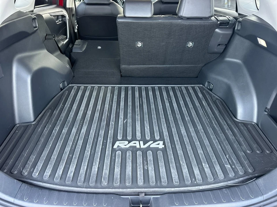 2025 Toyota RAV4 5th Gen - Image 16 of 21