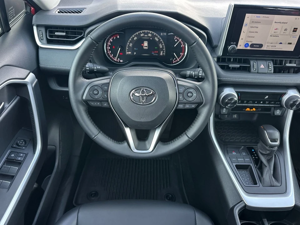 2025 Toyota RAV4 5th Gen - Image 15 of 21