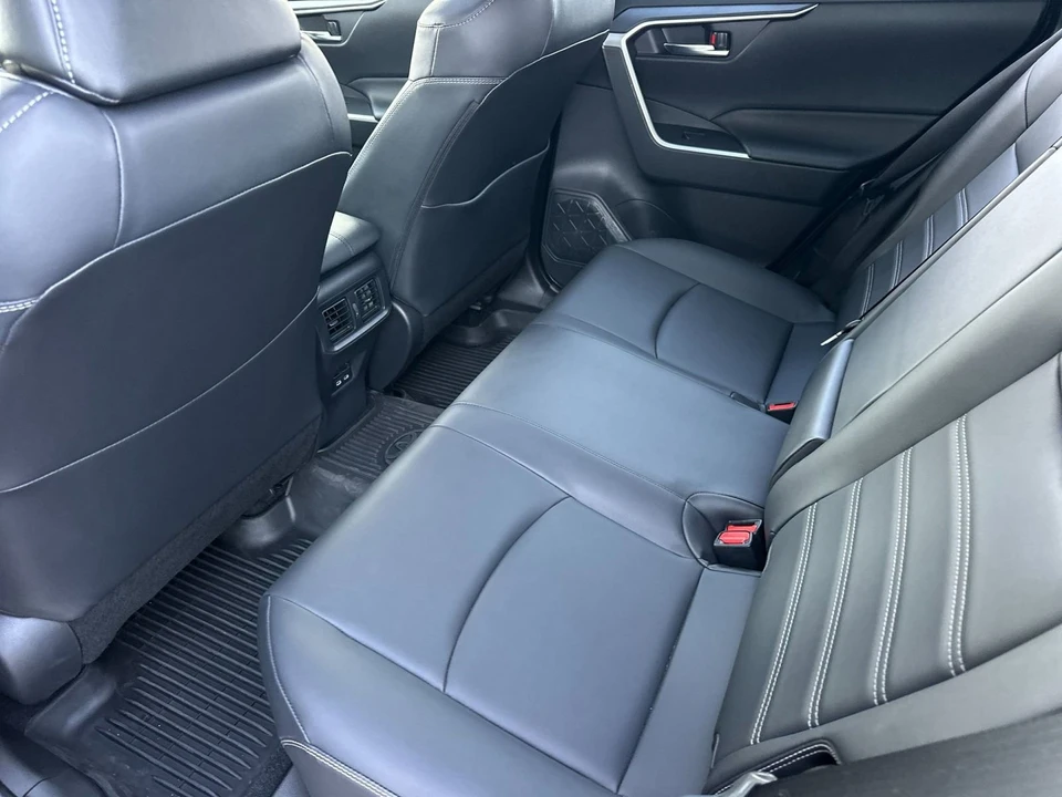 2025 Toyota RAV4 5th Gen - Image 12 of 21